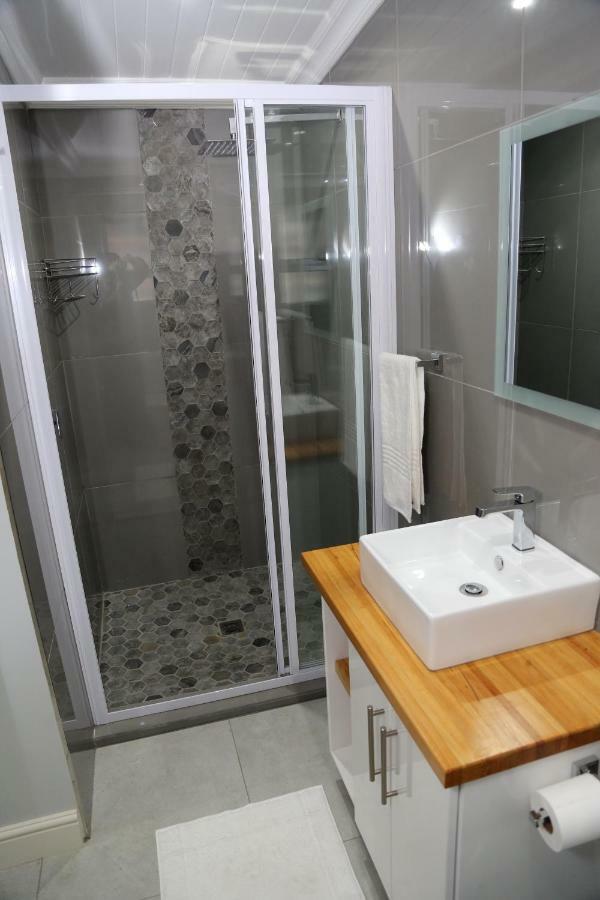 Mchaven @ 8 Apartment Swellendam Bagian luar foto