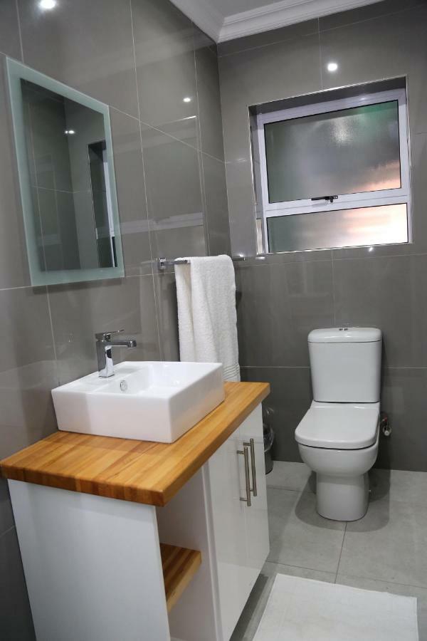 Mchaven @ 8 Apartment Swellendam Bagian luar foto