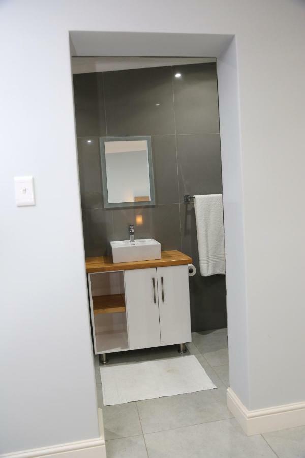 Mchaven @ 8 Apartment Swellendam Bagian luar foto